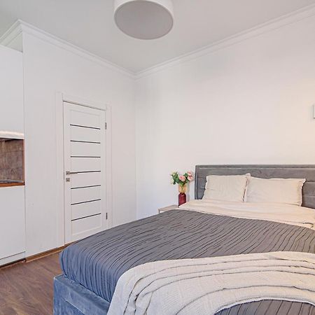 Welcoming Studio In Historic Vilnius With Free Parking By Urban Rent Apartamento Exterior foto