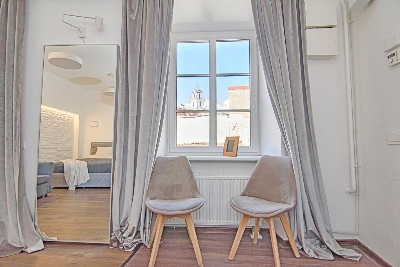 Welcoming Studio In Historic Vilnius With Free Parking By Urban Rent Apartamento Exterior foto